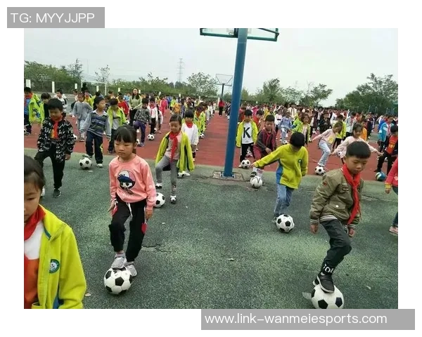 足球操中班:激发孩子运动热情与团队合作精神的快乐课堂 足球操中班:激发孩子运动热情与团队合作精神的快乐课堂