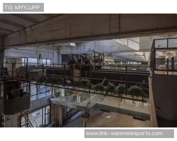 足球与厂房的奇妙结合：如何在工业环境中激发团队合作与创新精神